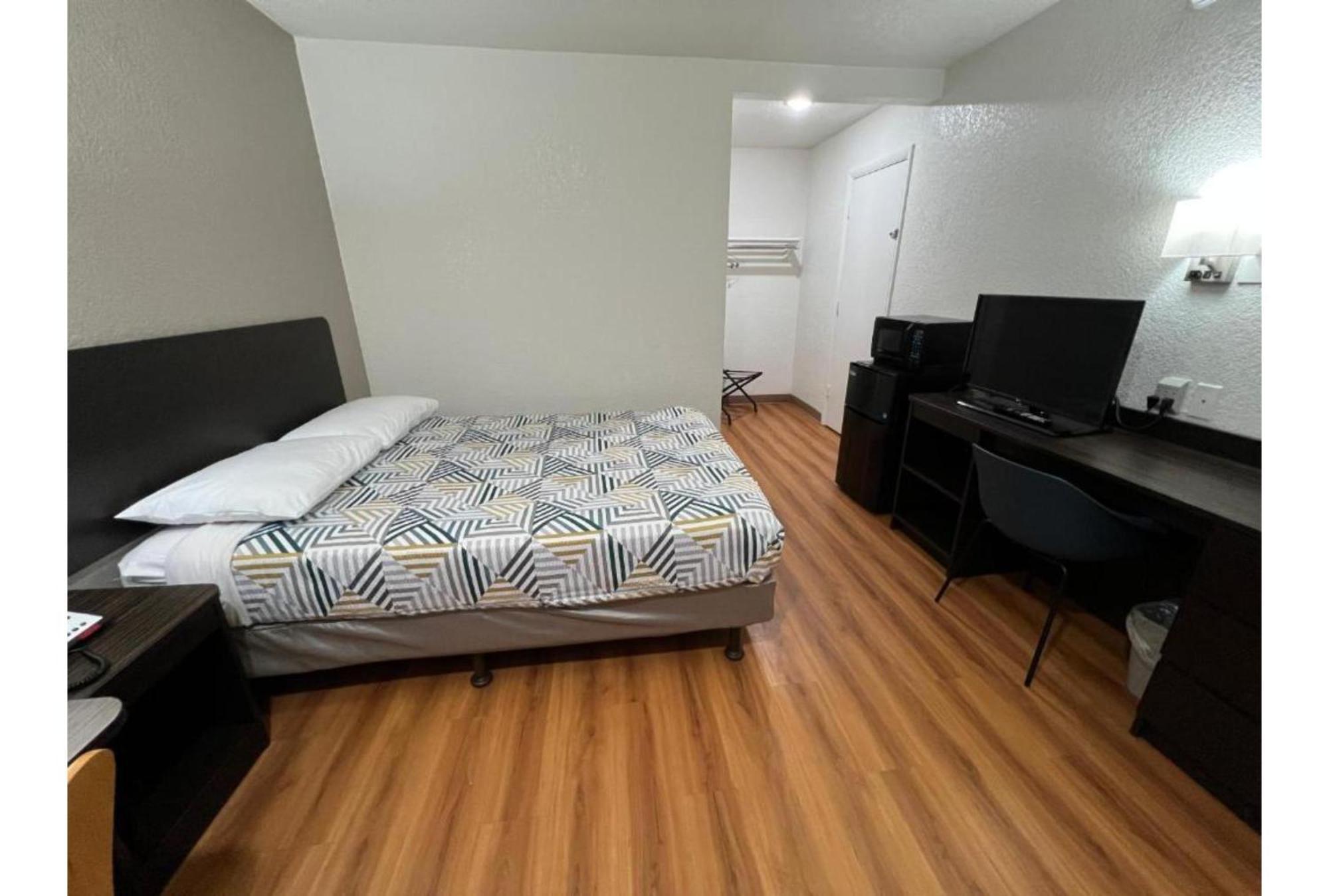6-longview, Tx Hotel